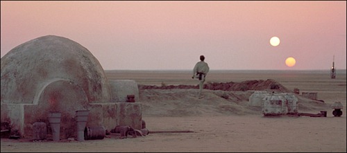 Luke-Skywalker-on-Tatooine