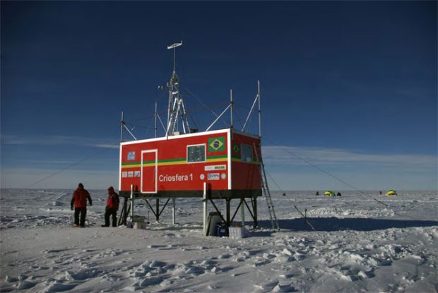 Módulo Criosfera-1, instalado por cientistas brasileiros no interior do continente: só o começo? (UFRGS)