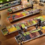 alimentos orgânicos - imagem aérea de um supermercado na seção de hortifruti