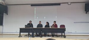 Ilustrar a mesa de abertura do evento Polinizações Cruzadas