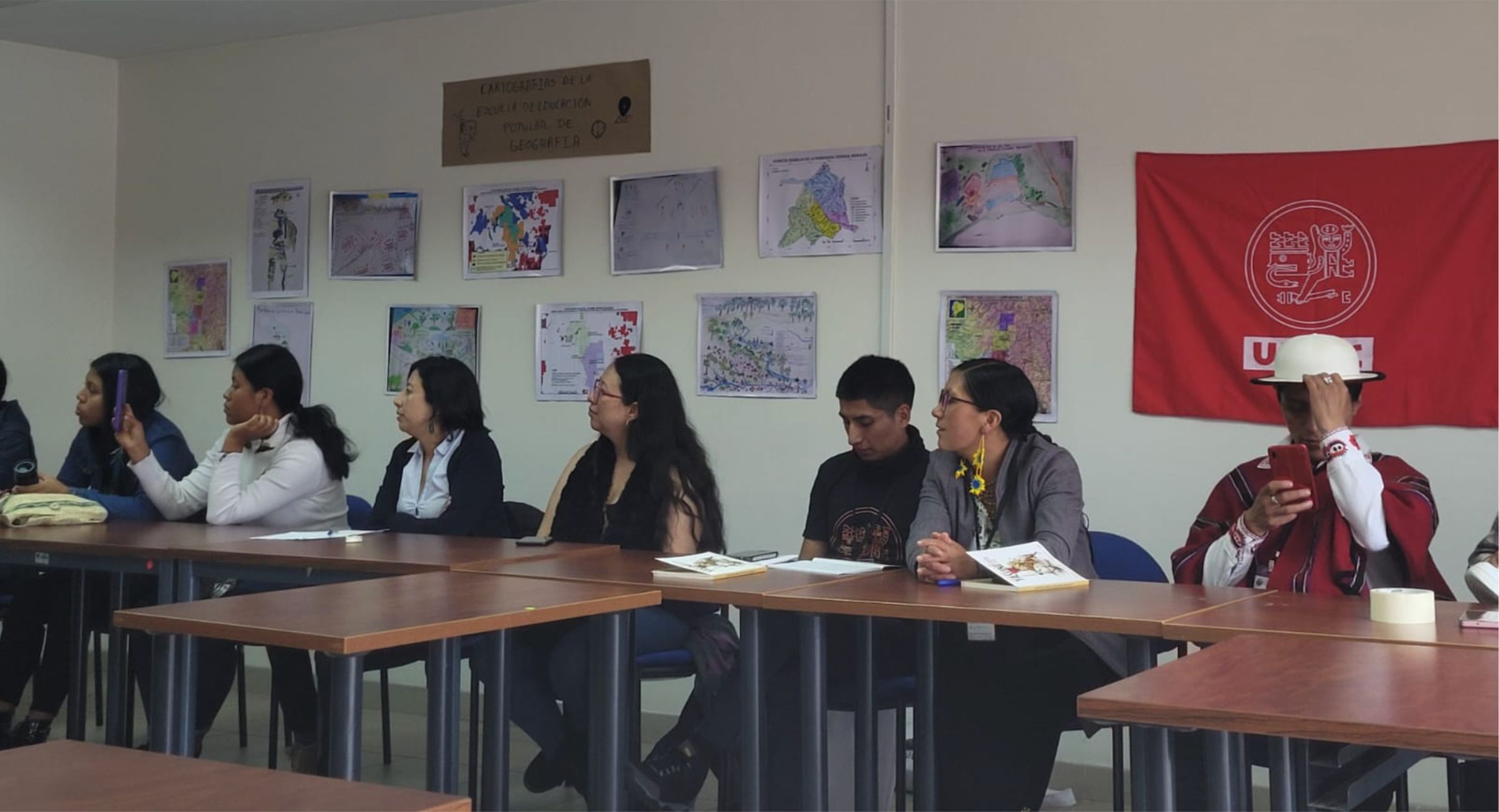 Roda de conversa: Cartografías para la resistencia: una apuesta desde la educación popular. Flacso/Equador, 2022. Foto dos autores.