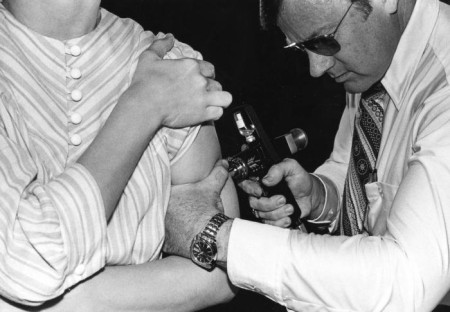 Influenza_Vaccination_1976.jpg