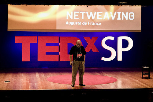 TEDx, inspiração e cientistas que não sabem palestrar