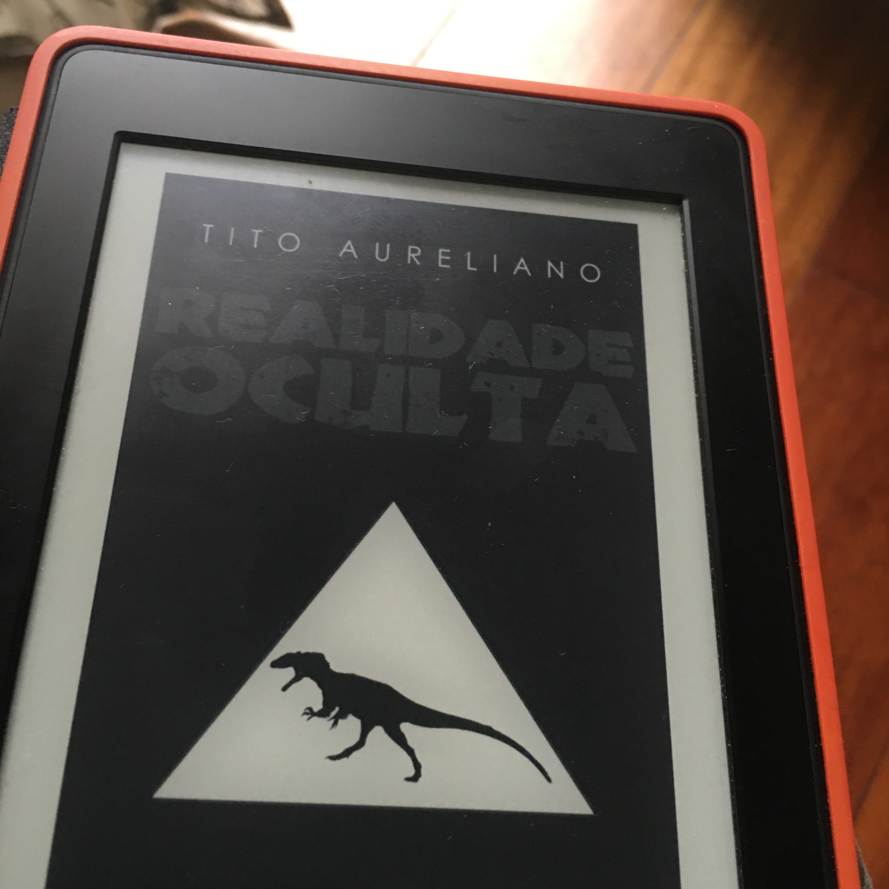 Livro A Realidade Oculota, de Tito Aureliano
