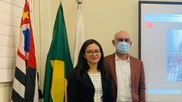 Mónica Caicedo com seu orientador, Prof. Dr. Ricardo Carlos Cordeiro.