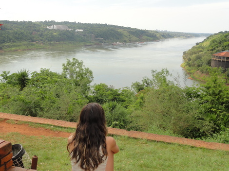 O encontro do rio Paraná com o Iguaçu